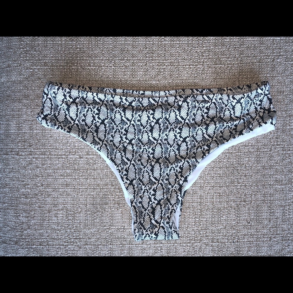 Never worn cheeky bikini bottom